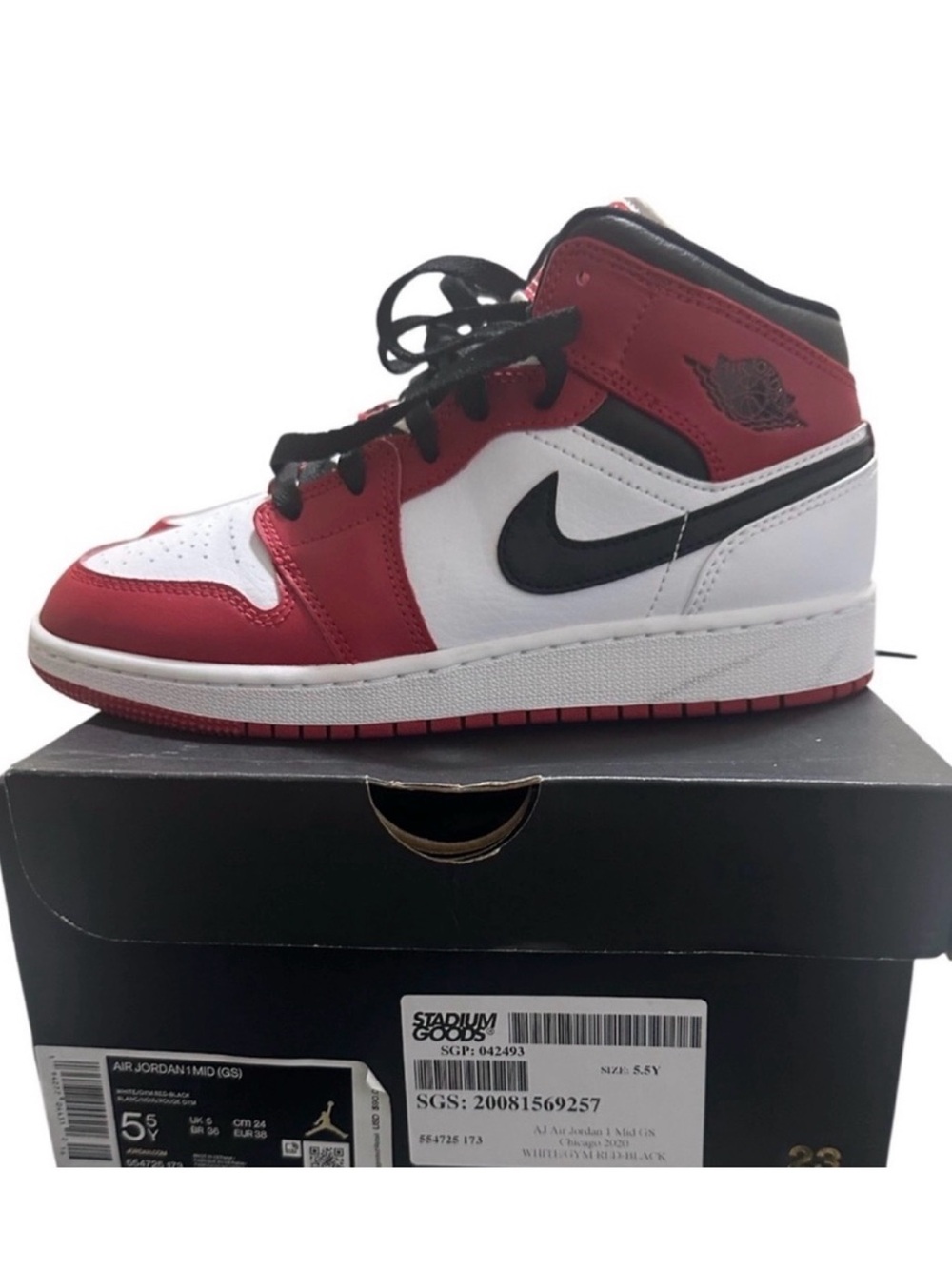 Nike Jordan Retro 1 “Chicago”